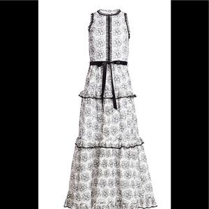 ML Monique Lhuillier  white and black lace gown!